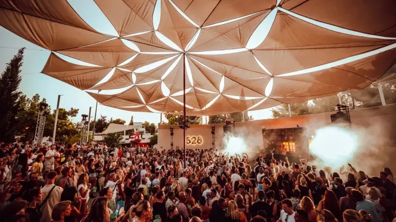 528 Ibiza image 3