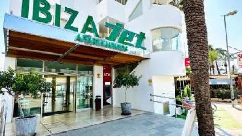 Ibiza Jet Apartments image 5