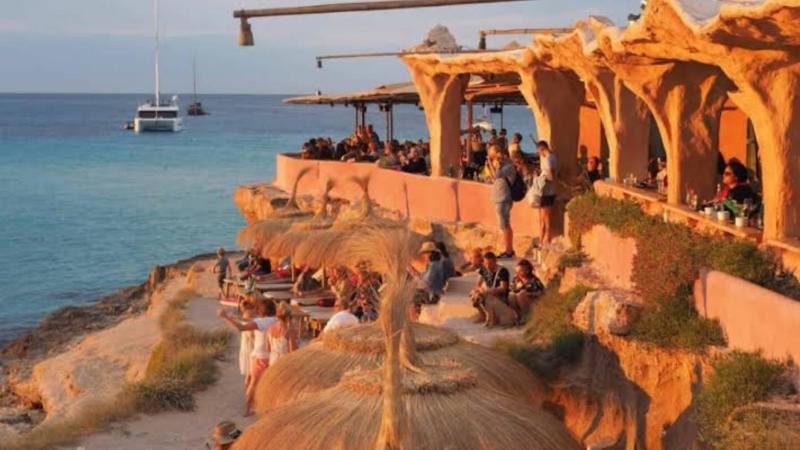 Sunset Cala Conta image 2